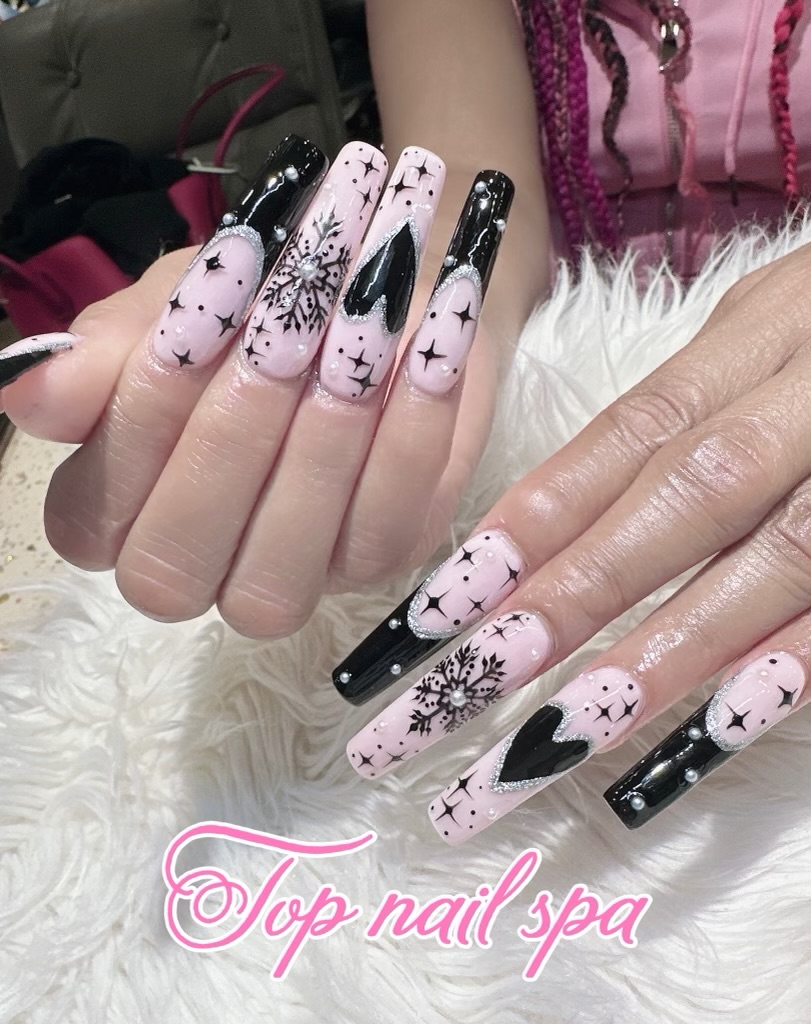 Top nail spa logo
